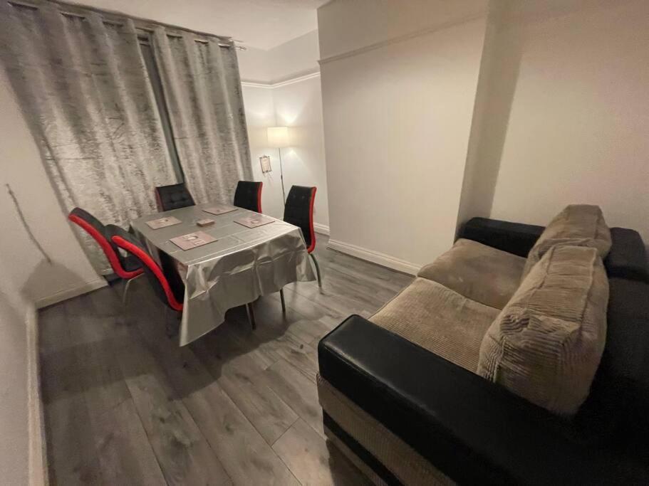 Large Beautiful 3 Bed House In City Of Birmingham Zewnętrze zdjęcie