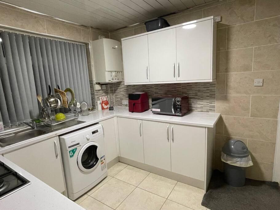 Large Beautiful 3 Bed House In City Of Birmingham Zewnętrze zdjęcie